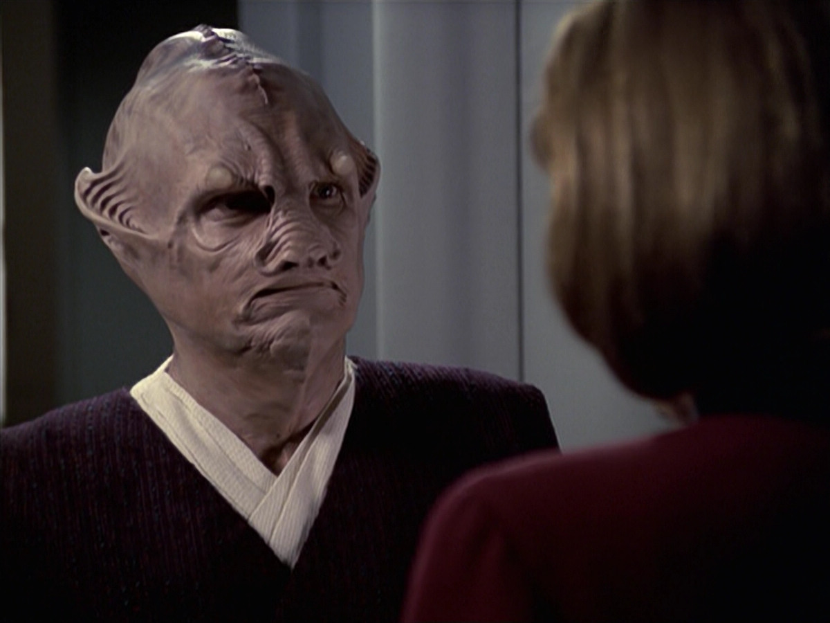 extant_StarTrek_VOY_6x21-LiveFastAndProsper_00929.jpg