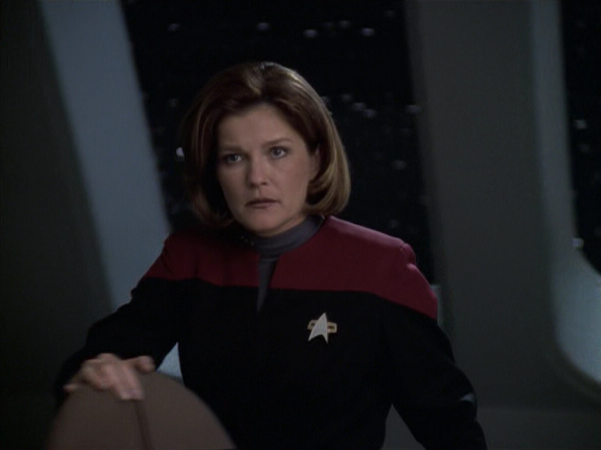 extant_StarTrek_VOY_6x21-LiveFastAndProsper_00976.jpg