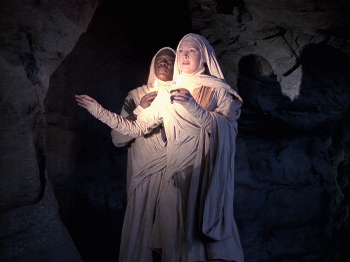 extant_StarTrek_VOY_6x21-LiveFastAndProsper_01134.jpg