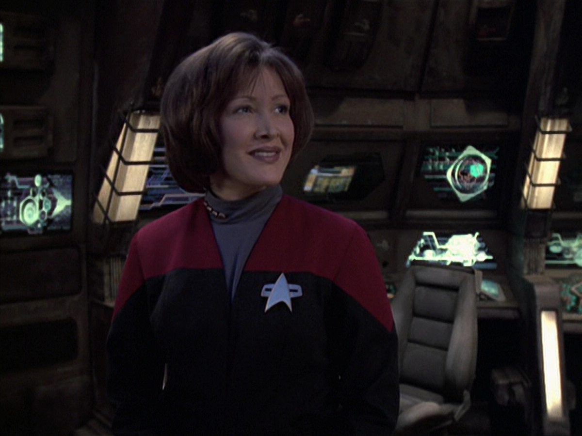 extant_StarTrek_VOY_6x21-LiveFastAndProsper_01806.jpg