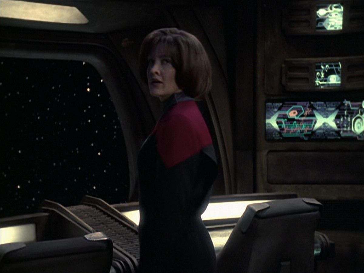 extant_StarTrek_VOY_6x21-LiveFastAndProsper_01854.jpg