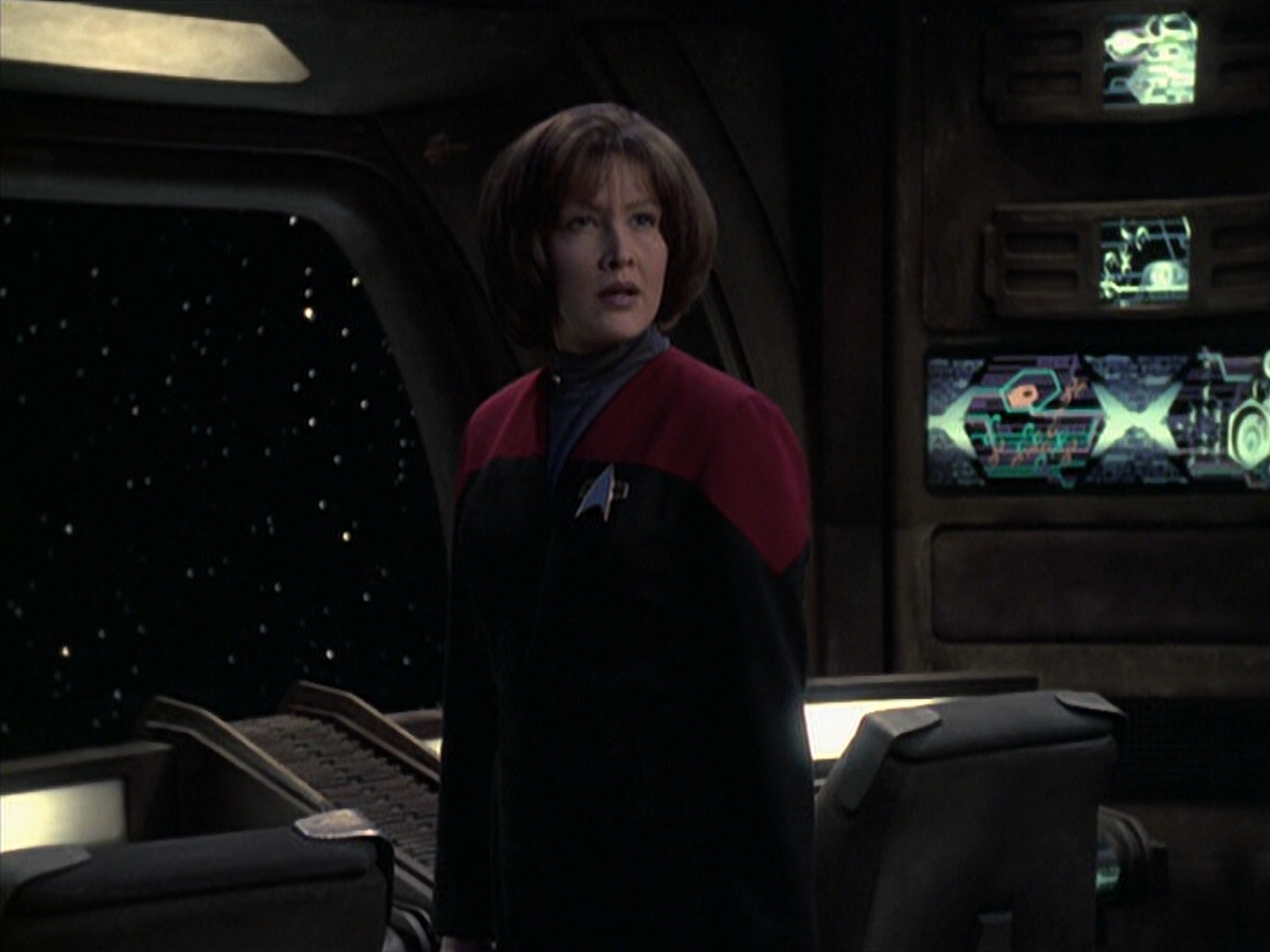 extant_StarTrek_VOY_6x21-LiveFastAndProsper_01855.jpg