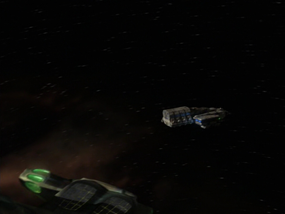extant_StarTrek_VOY_6x21-LiveFastAndProsper_01885.jpg
