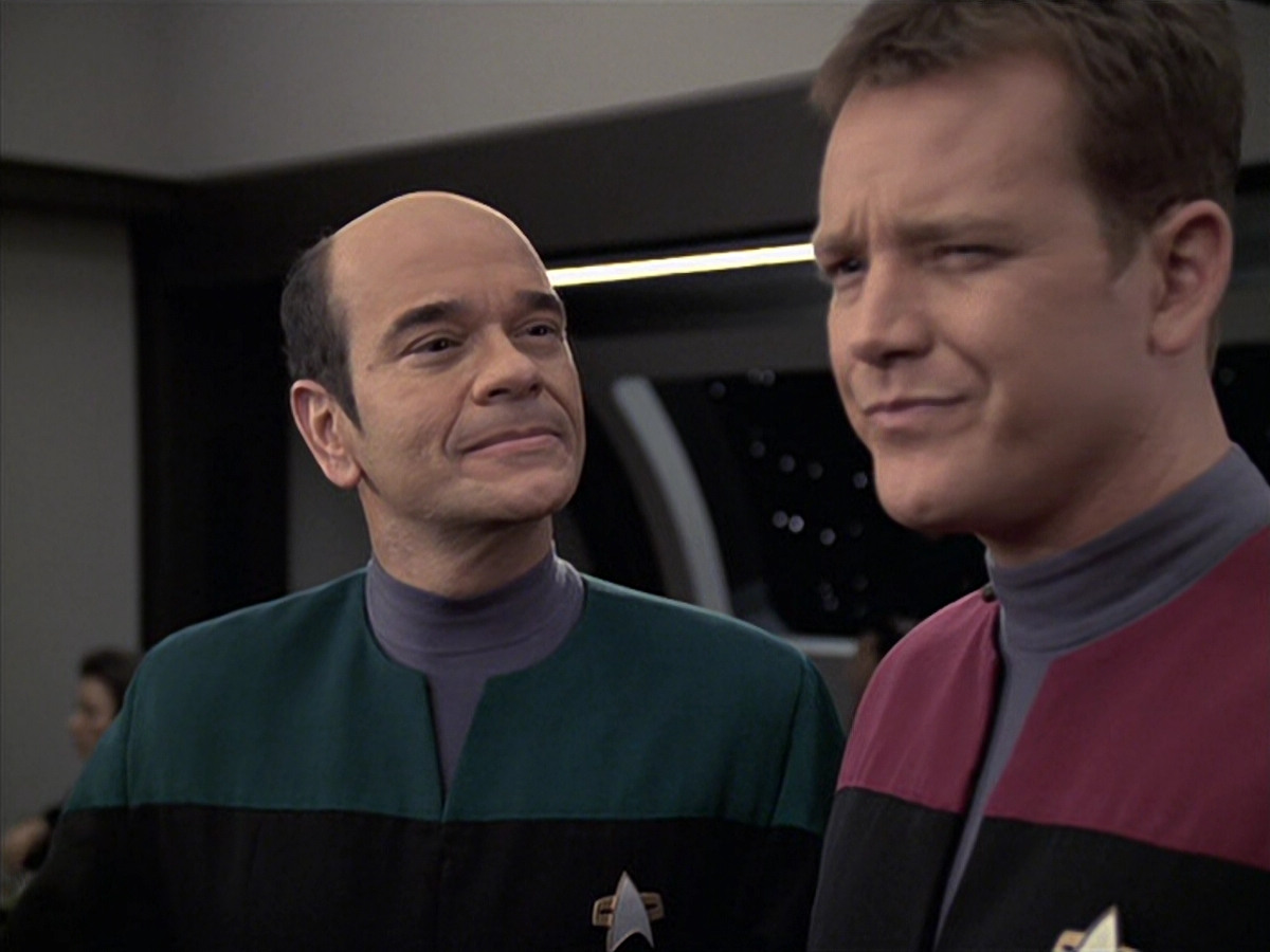 extant_StarTrek_VOY_6x21-LiveFastAndProsper_02029.jpg