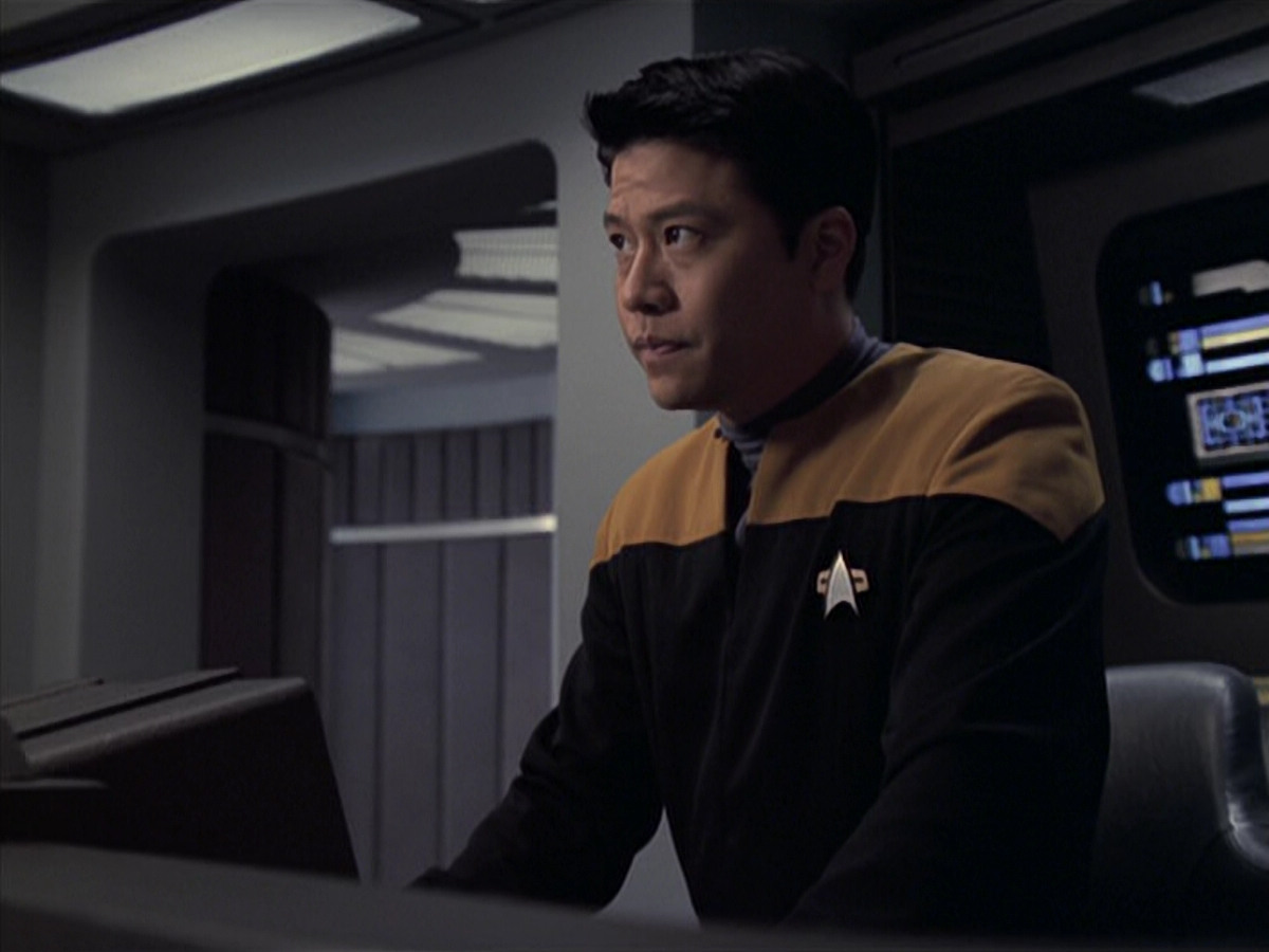 extant_StarTrek_VOY_6x21-LiveFastAndProsper_02212.jpg