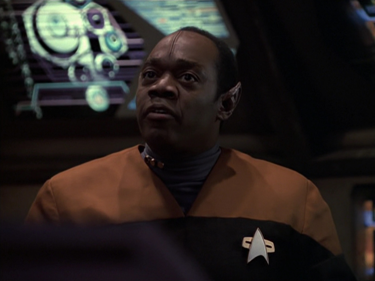 extant_StarTrek_VOY_6x21-LiveFastAndProsper_02224.jpg