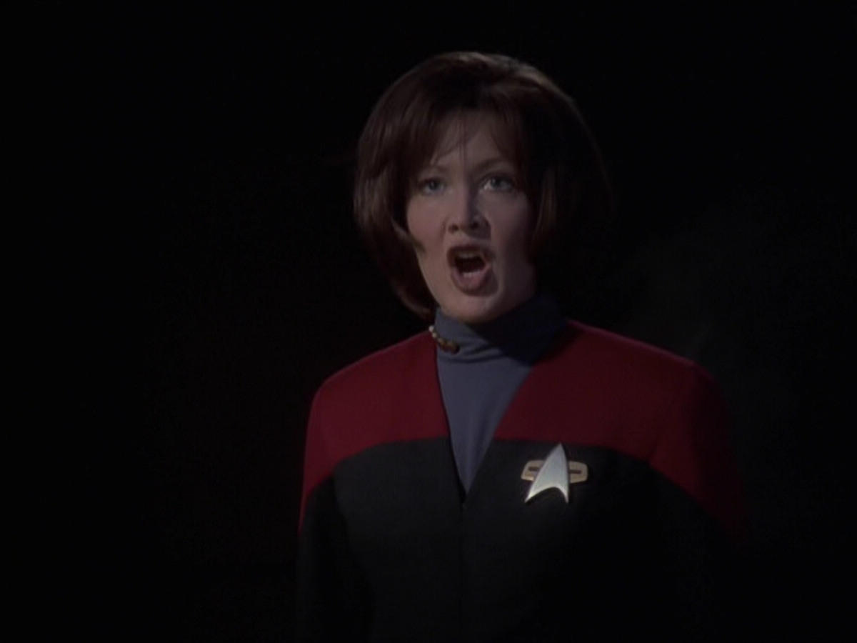 extant_StarTrek_VOY_6x21-LiveFastAndProsper_02244.jpg
