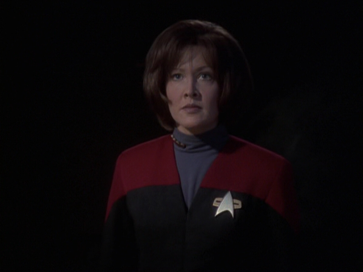 extant_StarTrek_VOY_6x21-LiveFastAndProsper_02250.jpg