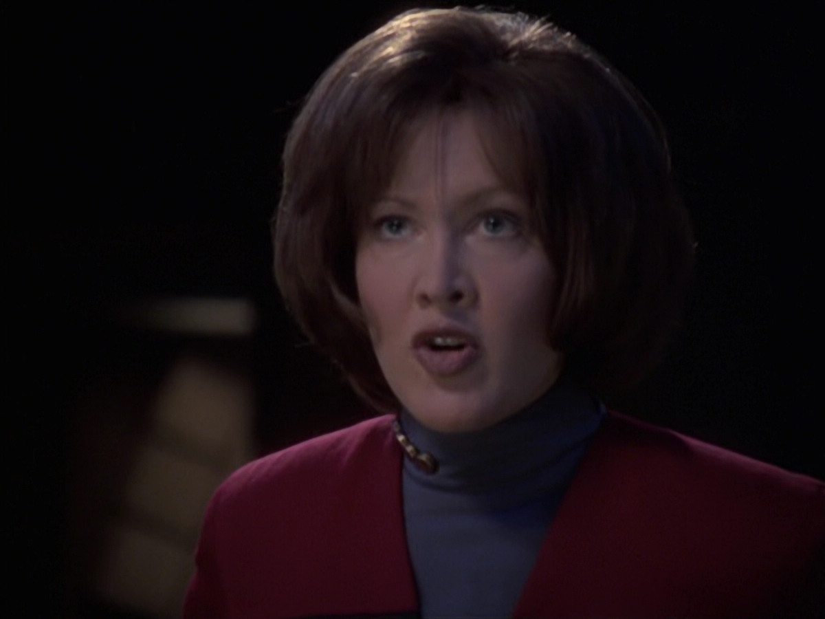 extant_StarTrek_VOY_6x21-LiveFastAndProsper_02255.jpg