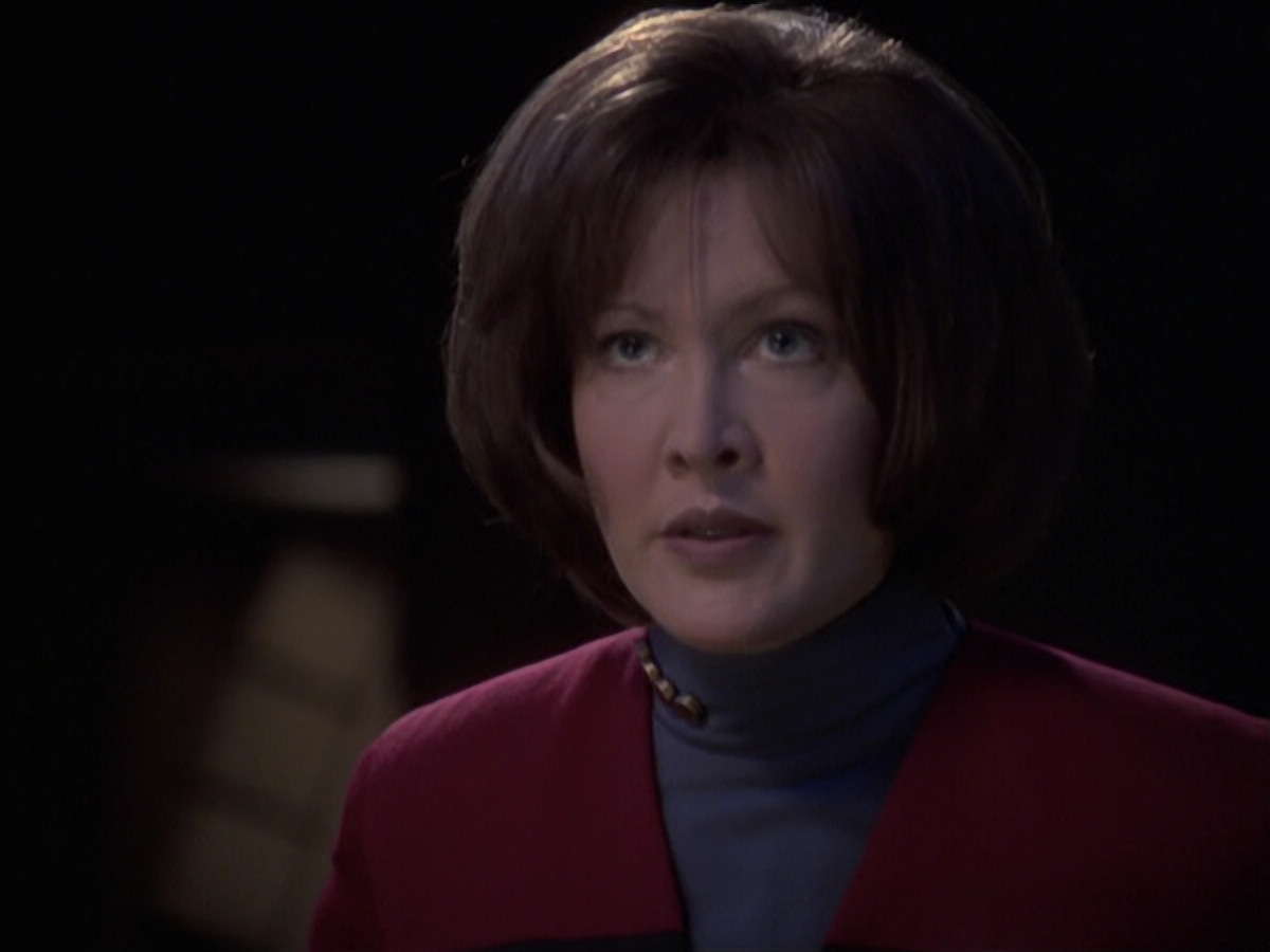 extant_StarTrek_VOY_6x21-LiveFastAndProsper_02258.jpg