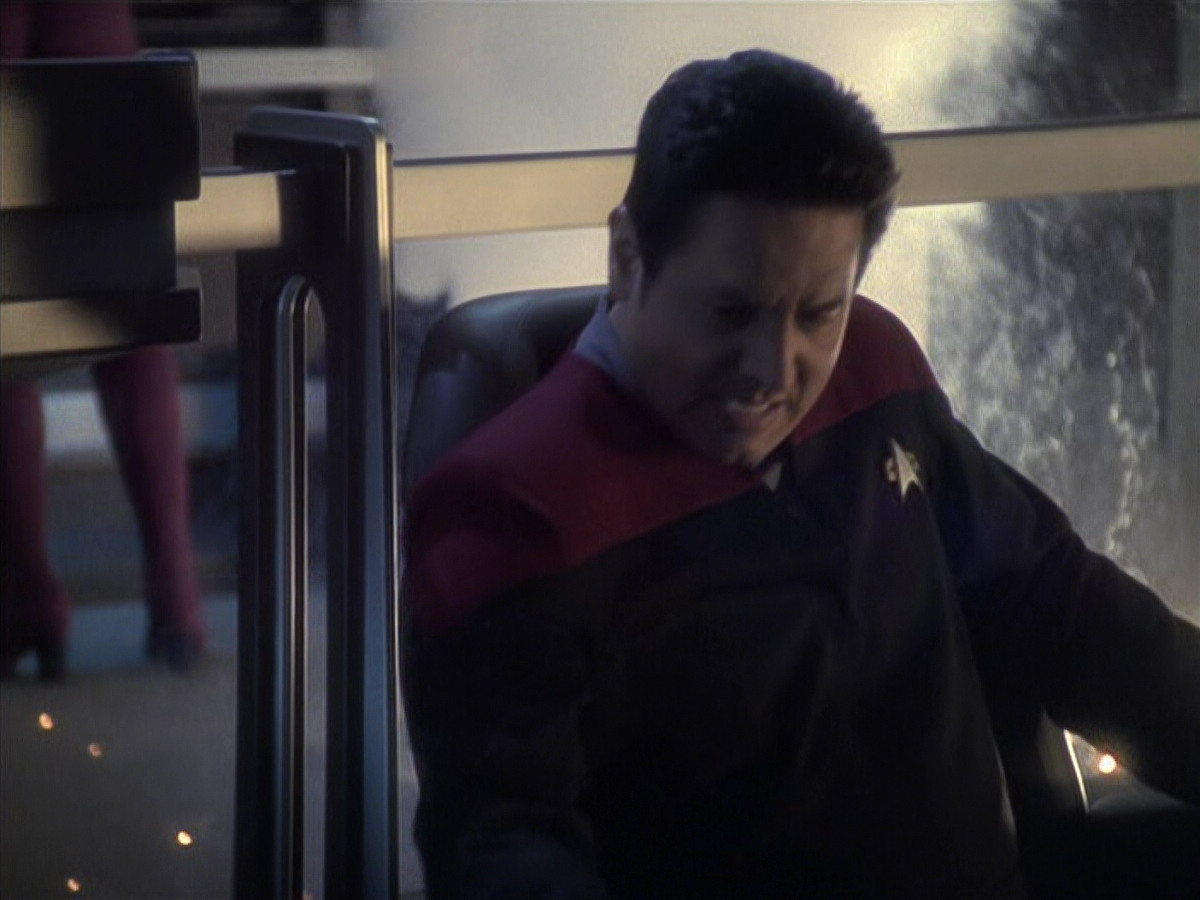 extant_StarTrek_VOY_6x21-LiveFastAndProsper_02321.jpg
