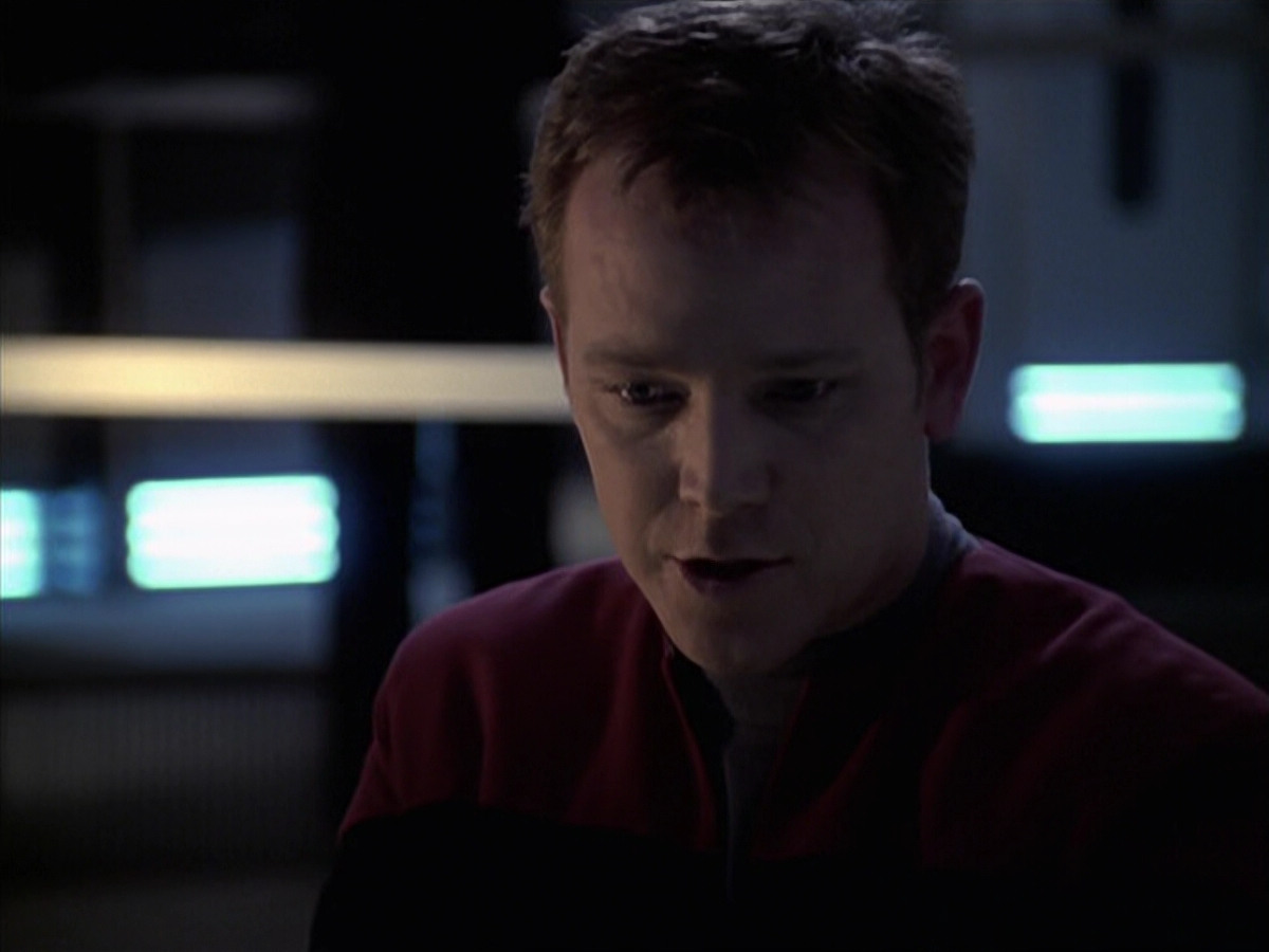 extant_StarTrek_VOY_6x21-LiveFastAndProsper_02332.jpg