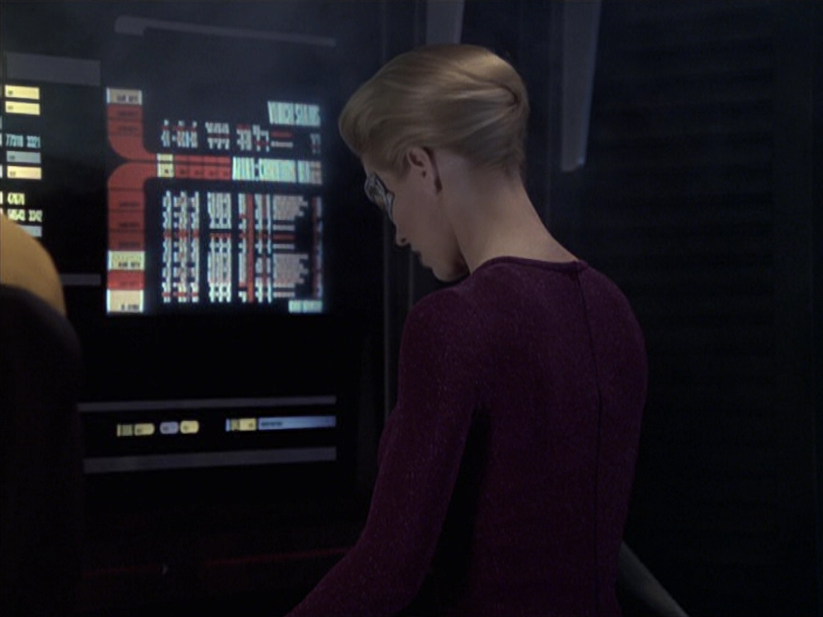 extant_StarTrek_VOY_6x21-LiveFastAndProsper_02342.jpg