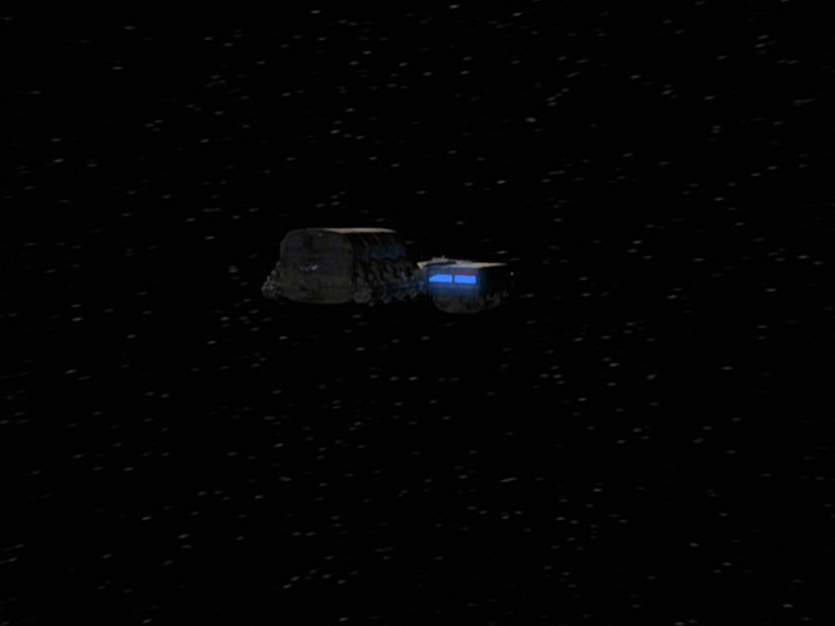 extant_StarTrek_VOY_6x21-LiveFastAndProsper_02354.jpg