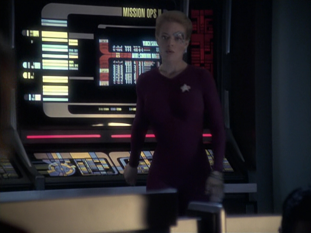 extant_StarTrek_VOY_6x21-LiveFastAndProsper_02361.jpg