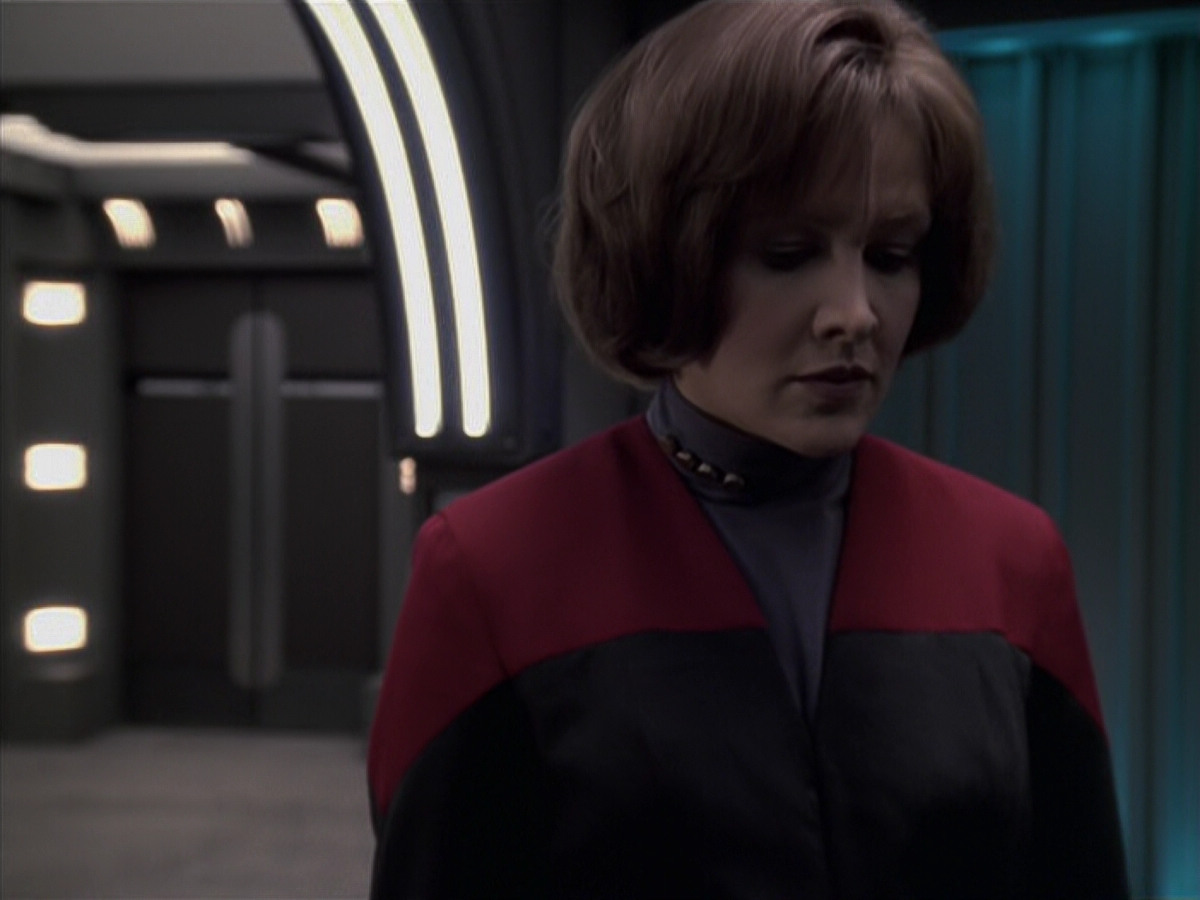extant_StarTrek_VOY_6x21-LiveFastAndProsper_02377.jpg