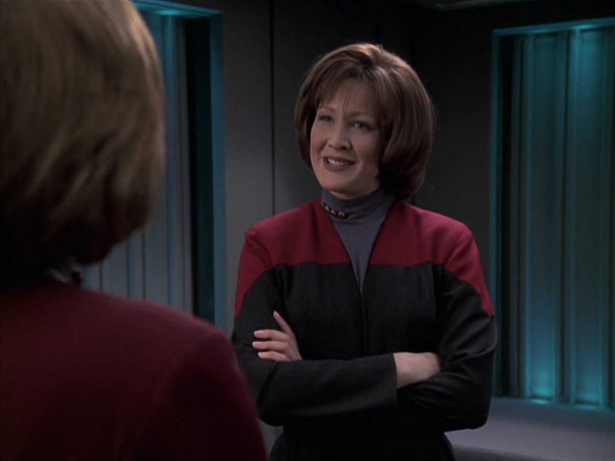 extant_StarTrek_VOY_6x21-LiveFastAndProsper_02478.jpg