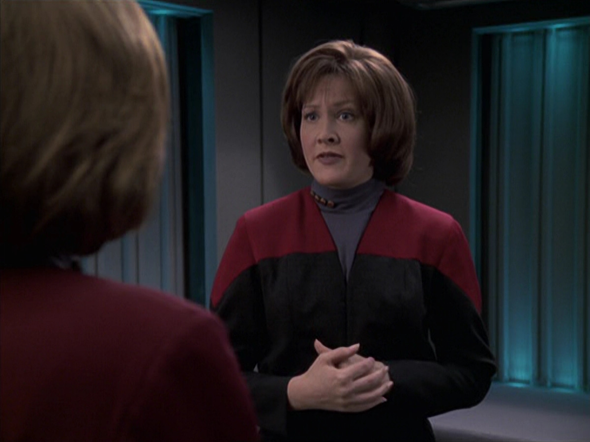 extant_StarTrek_VOY_6x21-LiveFastAndProsper_02487.jpg