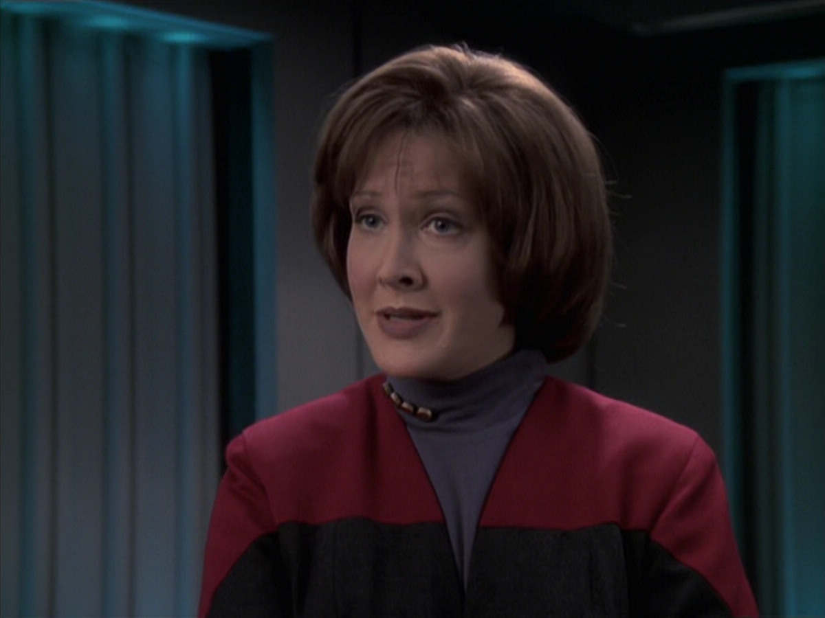 extant_StarTrek_VOY_6x21-LiveFastAndProsper_02574.jpg