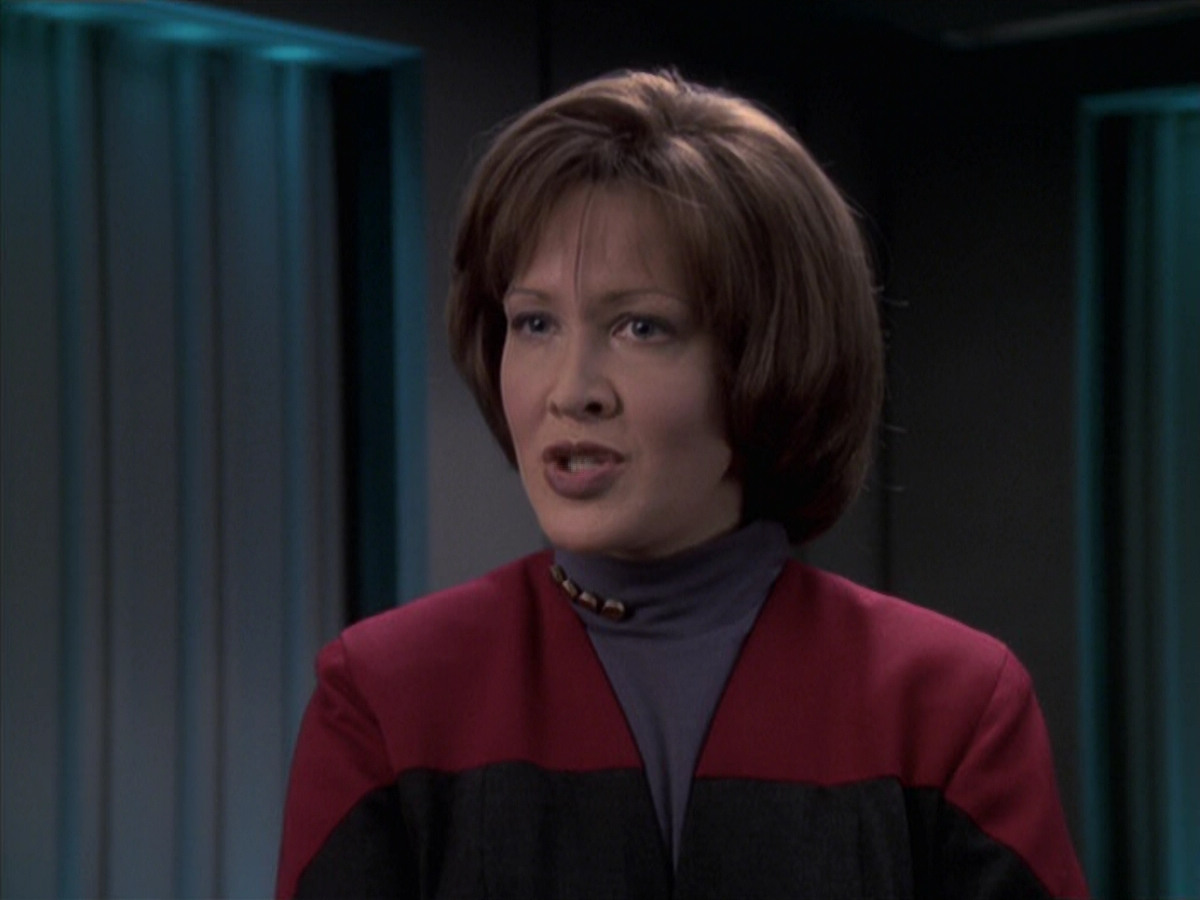 extant_StarTrek_VOY_6x21-LiveFastAndProsper_02609.jpg