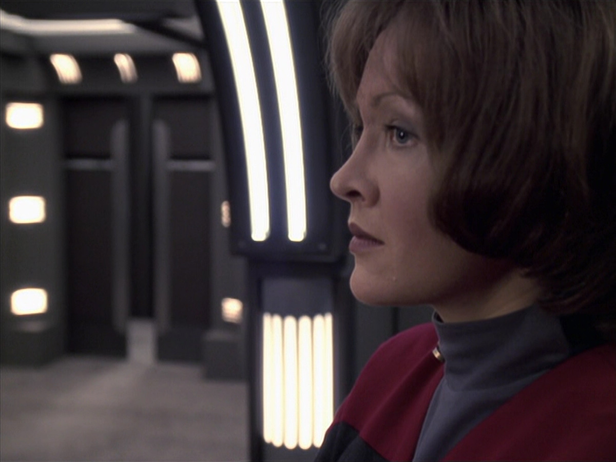extant_StarTrek_VOY_6x21-LiveFastAndProsper_02646.jpg