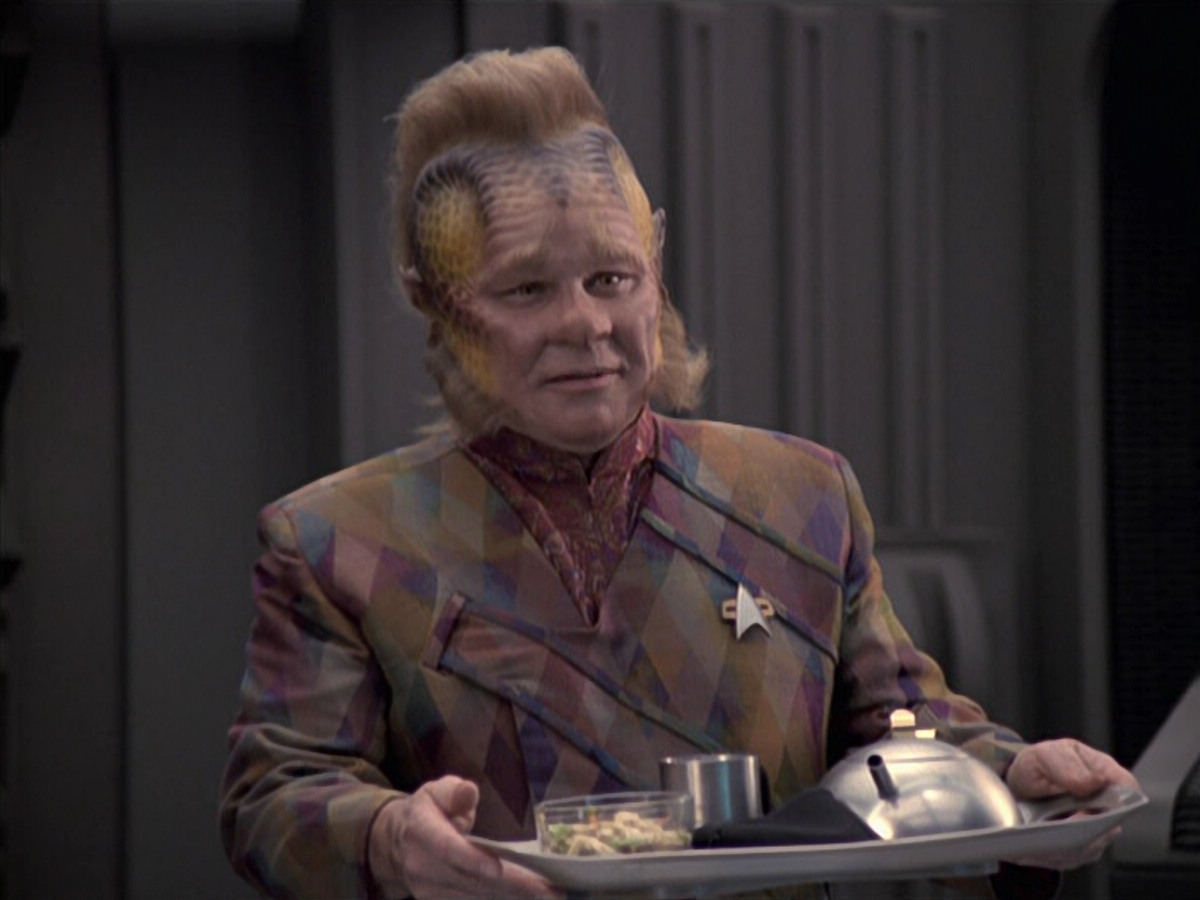 extant_StarTrek_VOY_6x21-LiveFastAndProsper_02721.jpg