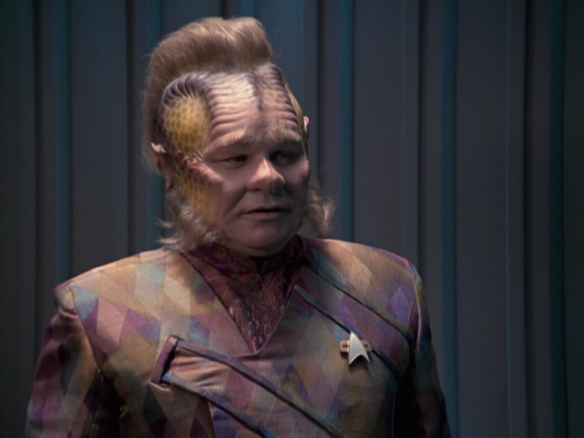 extant_StarTrek_VOY_6x21-LiveFastAndProsper_02808.jpg