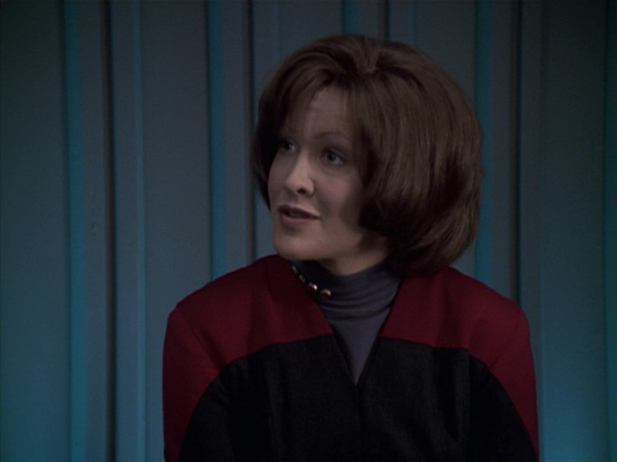 extant_StarTrek_VOY_6x21-LiveFastAndProsper_02820.jpg