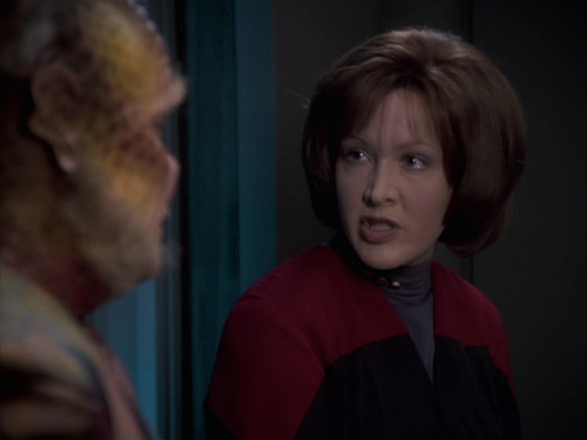extant_StarTrek_VOY_6x21-LiveFastAndProsper_02880.jpg