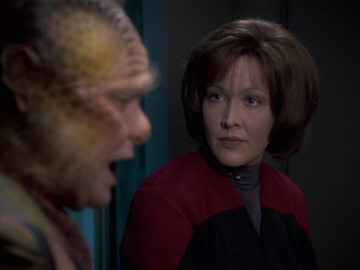 extant_StarTrek_VOY_6x21-LiveFastAndProsper_02915.jpg