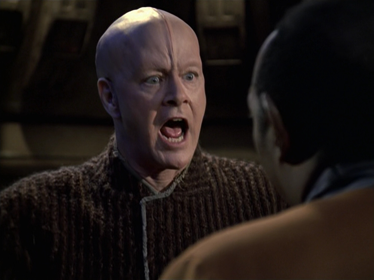 extant_StarTrek_VOY_6x21-LiveFastAndProsper_03106.jpg