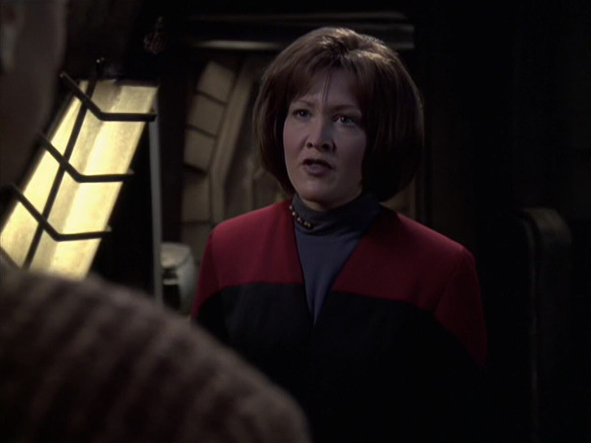 extant_StarTrek_VOY_6x21-LiveFastAndProsper_03227.jpg