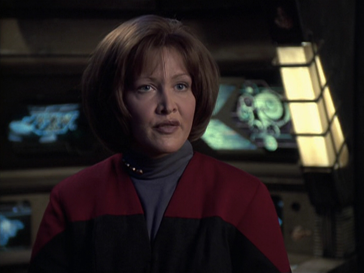 extant_StarTrek_VOY_6x21-LiveFastAndProsper_03322.jpg