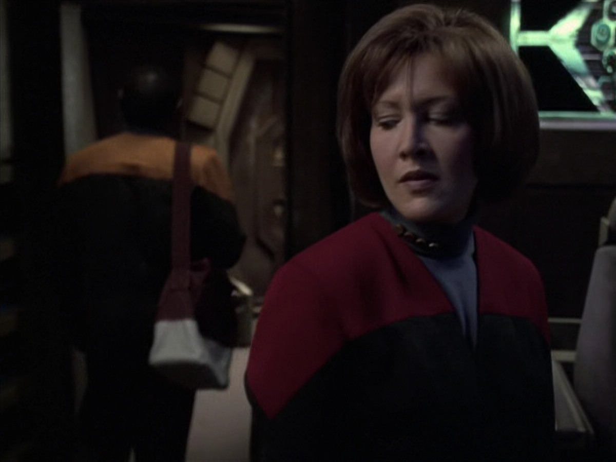 extant_StarTrek_VOY_6x21-LiveFastAndProsper_03353.jpg