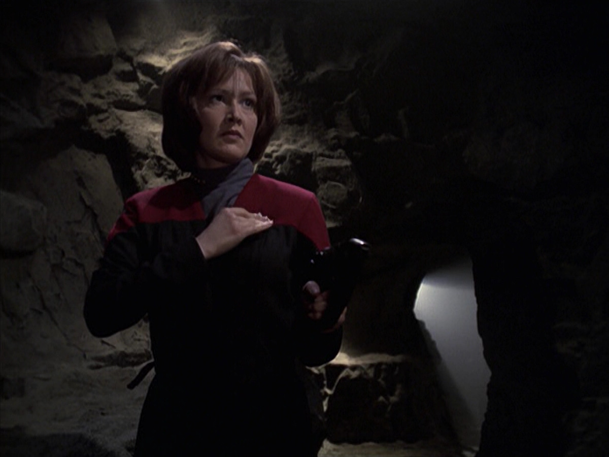 extant_StarTrek_VOY_6x21-LiveFastAndProsper_03392.jpg