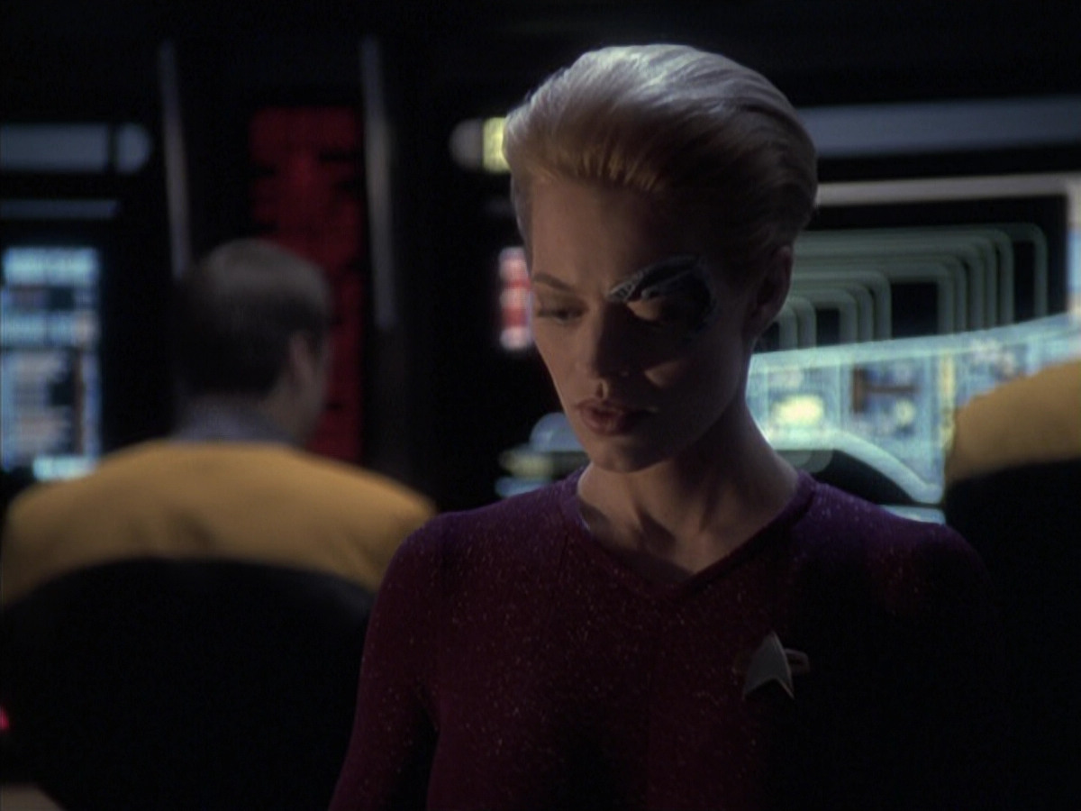 extant_StarTrek_VOY_6x21-LiveFastAndProsper_03411.jpg