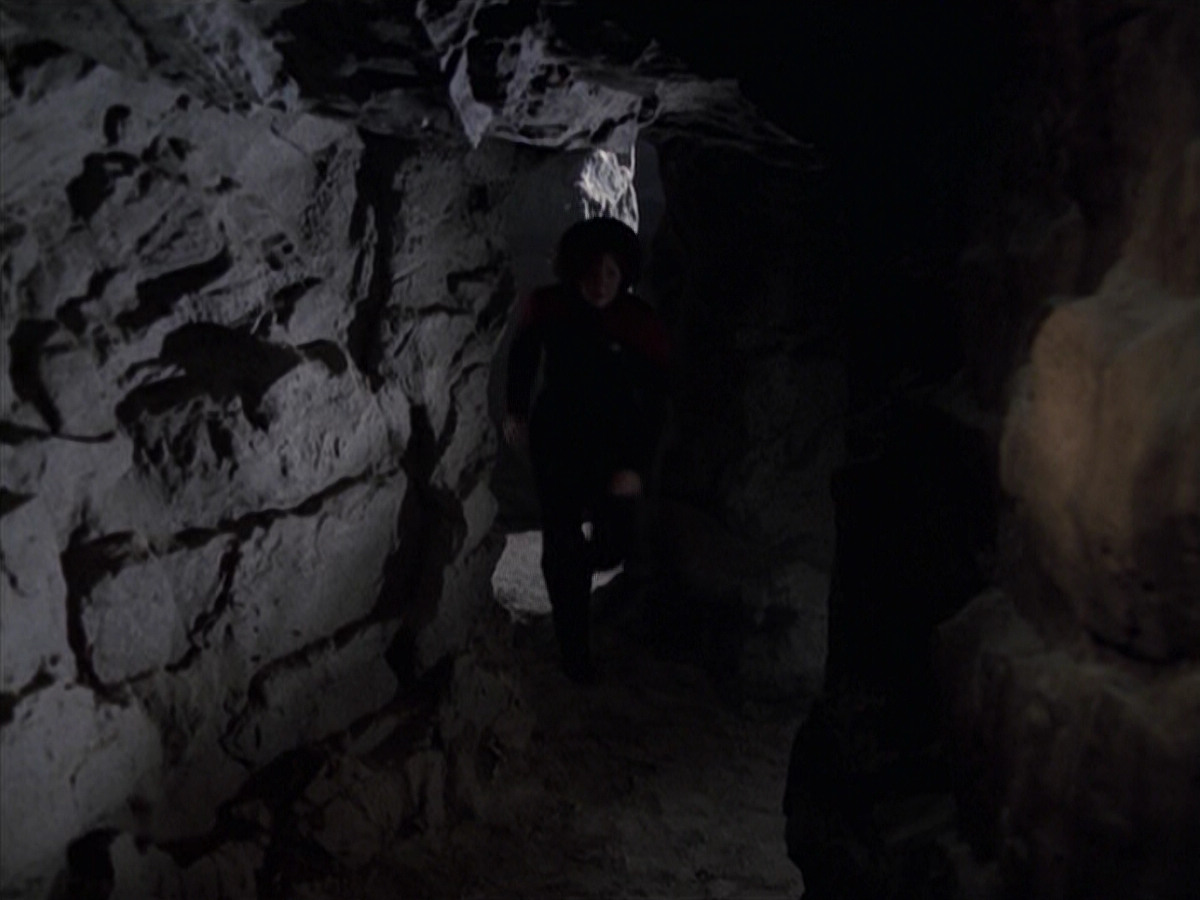 extant_StarTrek_VOY_6x21-LiveFastAndProsper_03446.jpg