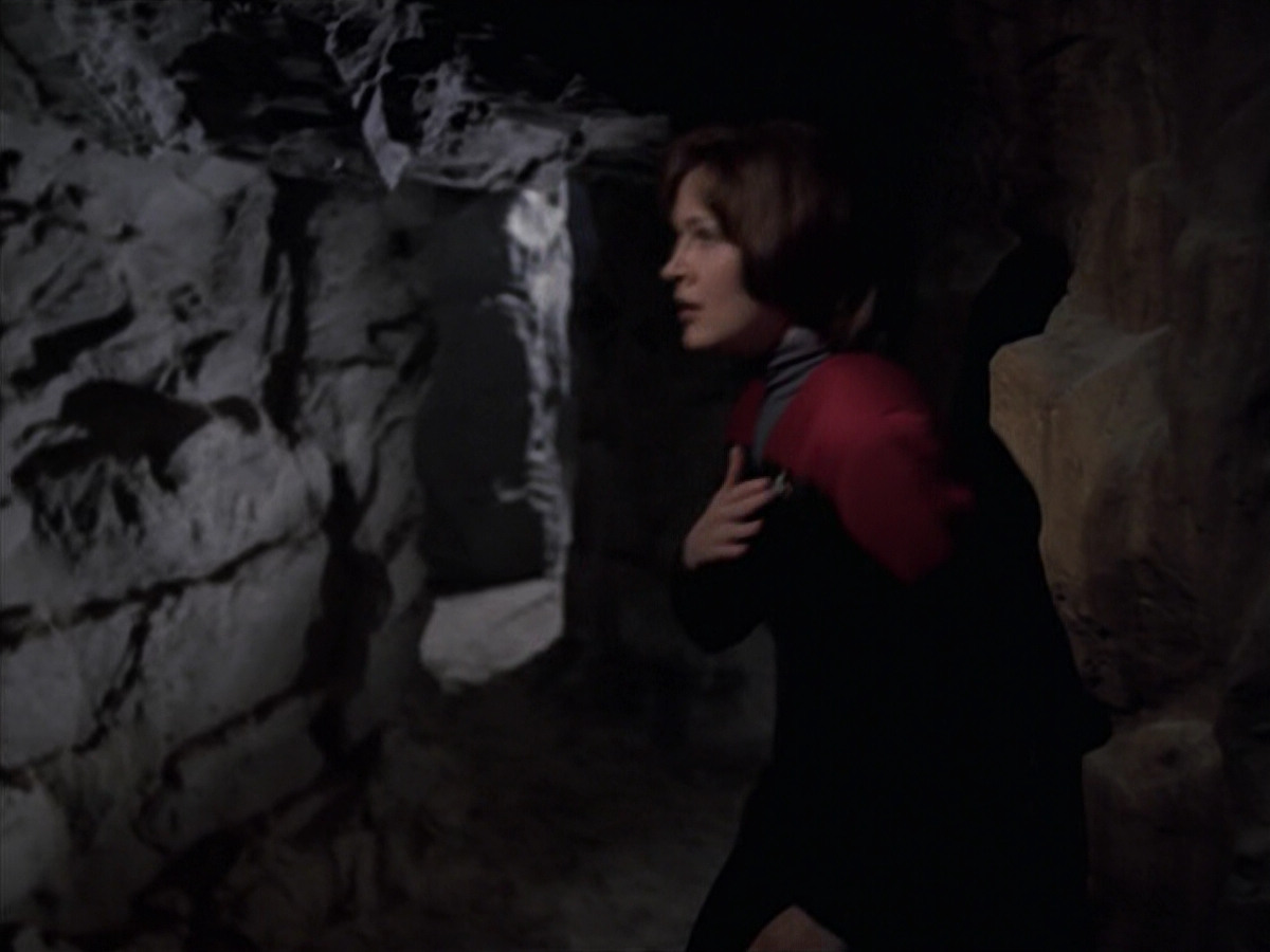 extant_StarTrek_VOY_6x21-LiveFastAndProsper_03449.jpg