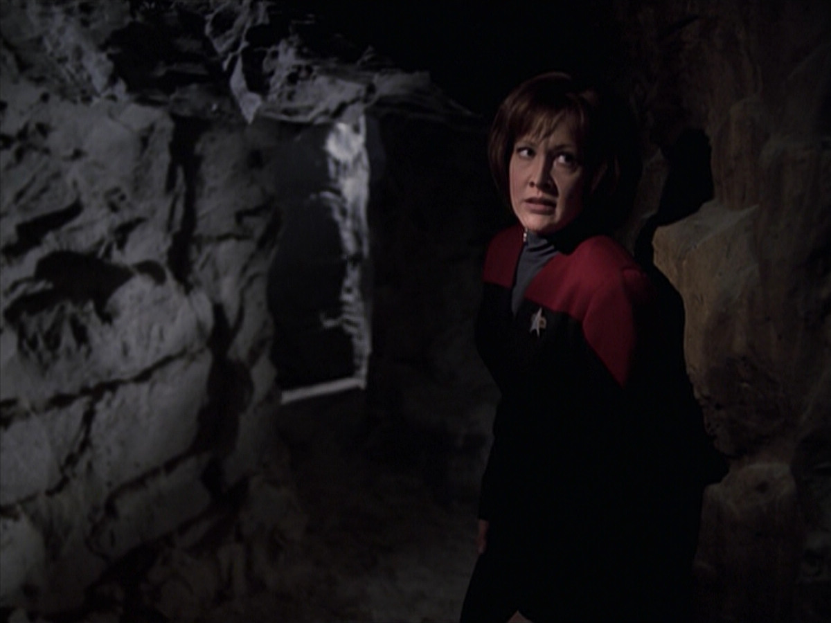 extant_StarTrek_VOY_6x21-LiveFastAndProsper_03461.jpg