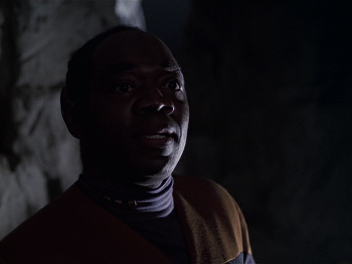 extant_StarTrek_VOY_6x21-LiveFastAndProsper_03469.jpg