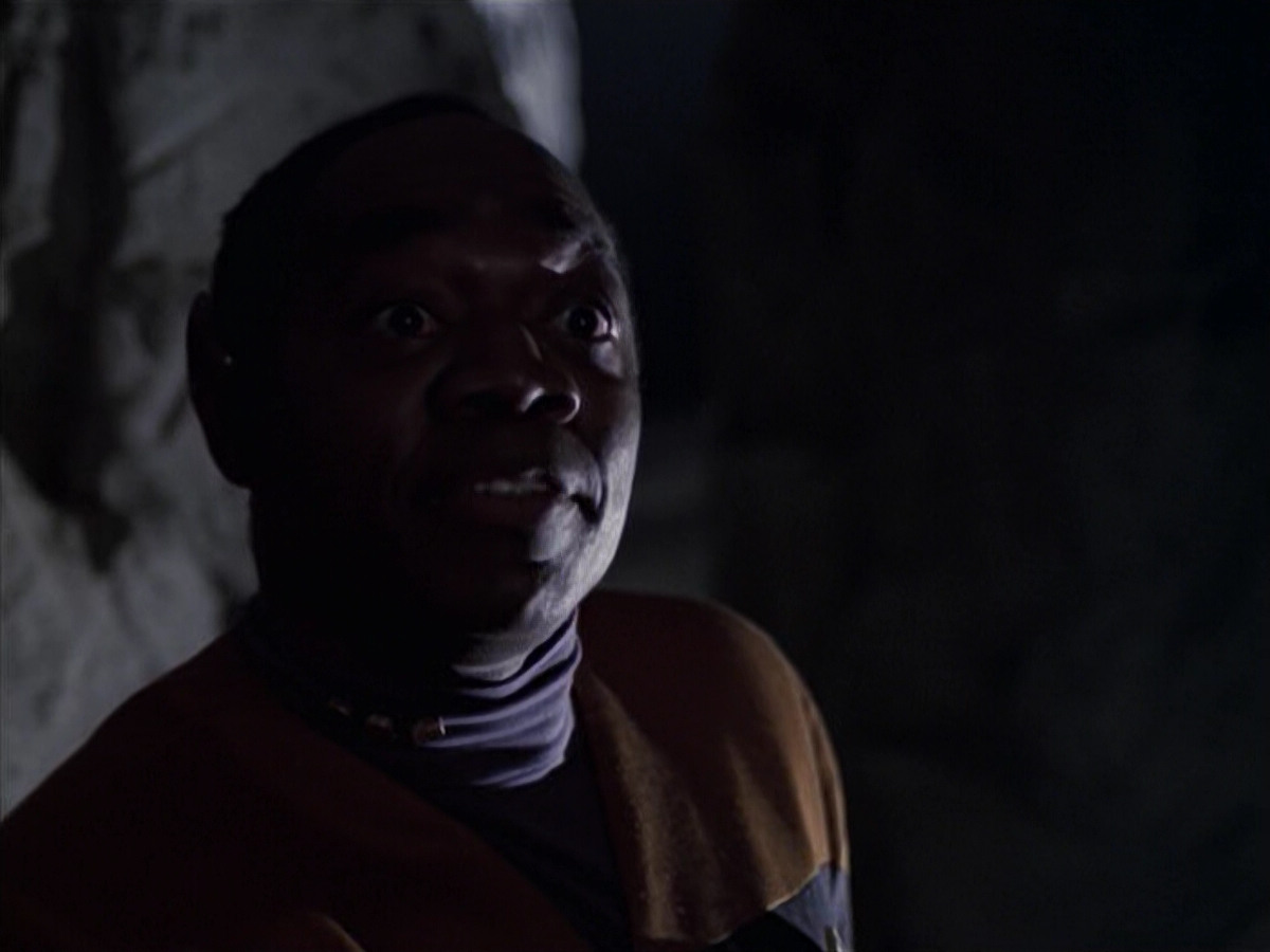 extant_StarTrek_VOY_6x21-LiveFastAndProsper_03484.jpg