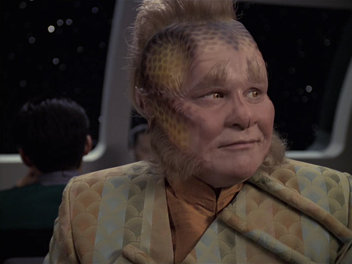 extant_StarTrek_VOY_6x21-LiveFastAndProsper_03596.jpg