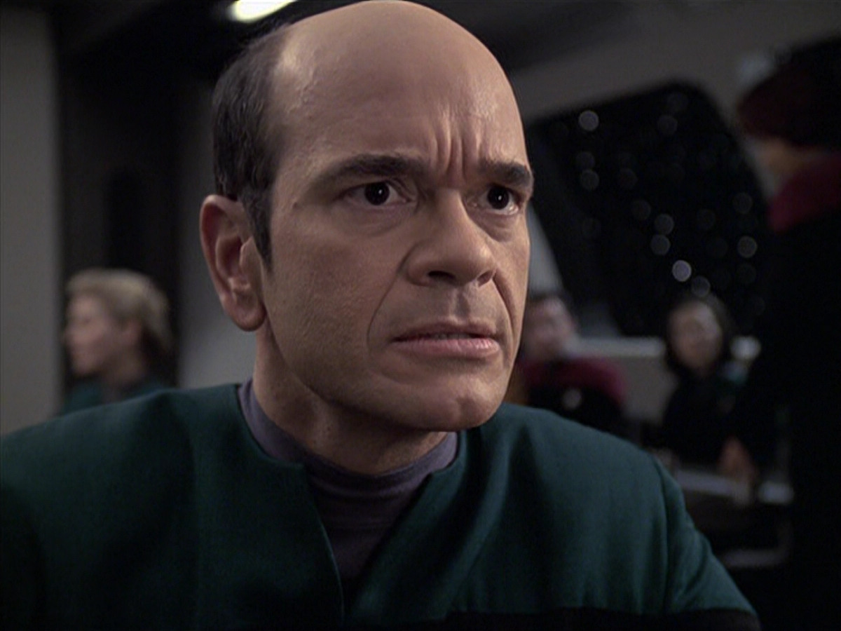 extant_StarTrek_VOY_6x21-LiveFastAndProsper_03609.jpg