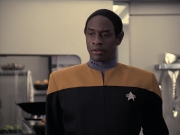 extant_StarTrek_VOY_6x21-LiveFastAndProsper_00668.jpg