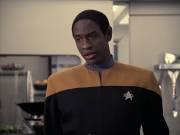 extant_StarTrek_VOY_6x21-LiveFastAndProsper_00671.jpg