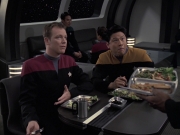 extant_StarTrek_VOY_6x21-LiveFastAndProsper_00678.jpg