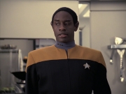 extant_StarTrek_VOY_6x21-LiveFastAndProsper_00686.jpg