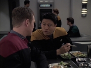 extant_StarTrek_VOY_6x21-LiveFastAndProsper_00700.jpg