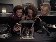 extant_StarTrek_VOY_6x21-LiveFastAndProsper_00761.jpg