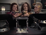 extant_StarTrek_VOY_6x21-LiveFastAndProsper_00777.jpg